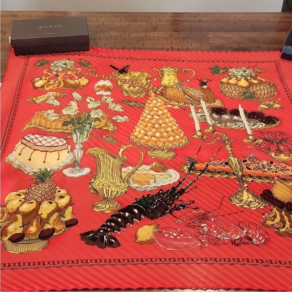 🎉🎉SOLD🎉🎉 Authentic Hermes pleated silk scarf with box - Picture 5 of 7